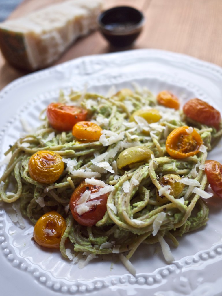 Kiwi and Peach: Avocado Pasta with Roasted Tomatoes