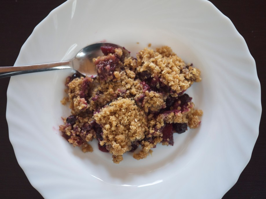 Kiwi+Peach: Summer Berry Apple Crumble