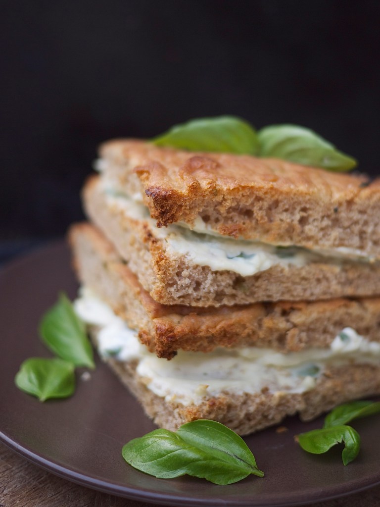 Kiwi+Peach: The White