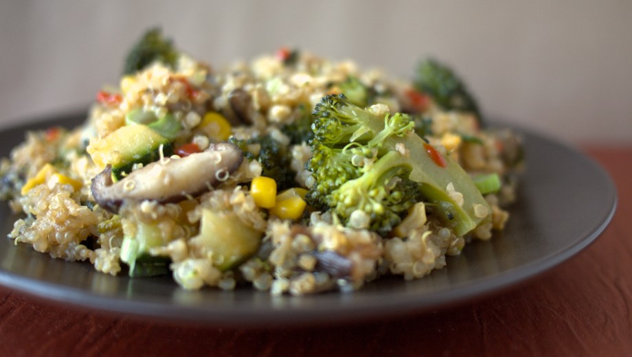 Kiwi+Peach: Quinoa Stir Fry