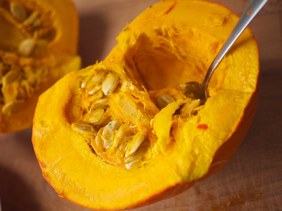 The How-To Series {DIY Pumpkin Puree} | kiwi+peach