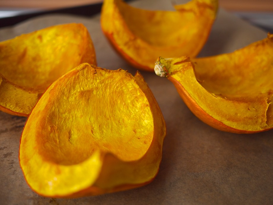 The How-To Series {DIY Pumpkin Puree} | kiwi+peach