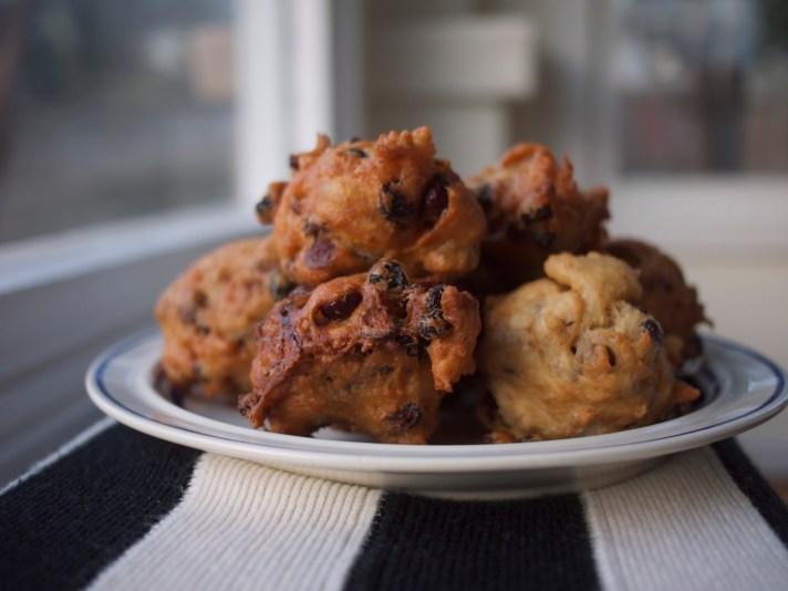 Oliebollen: A New Year Staple from Kiwi and Peach